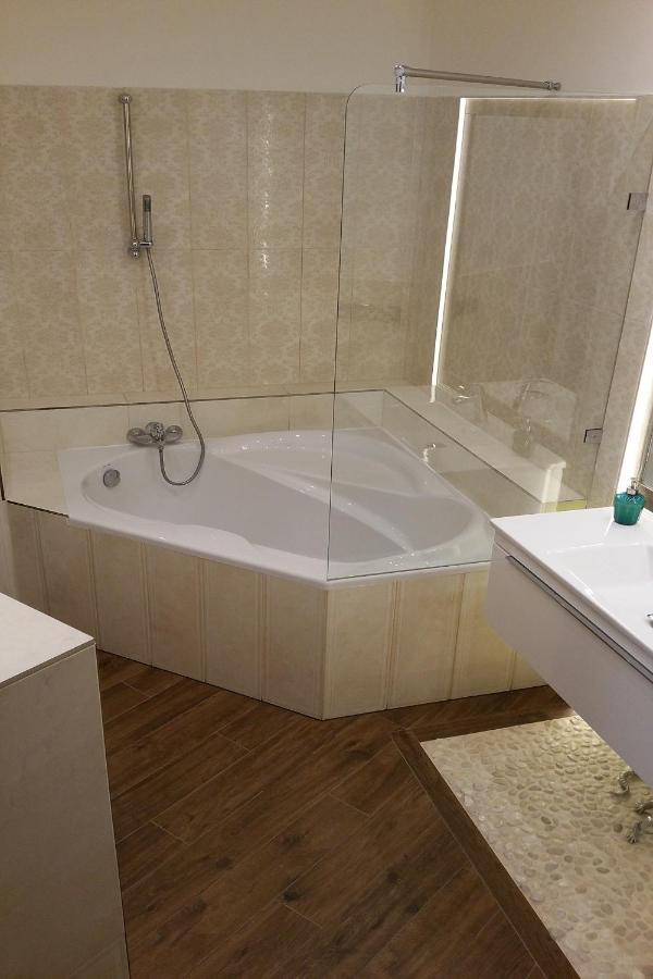 In Heart Of Prague - 2Br 2Ba Elegant Downtown Apt Екстер'єр фото