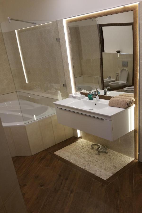 In Heart Of Prague - 2Br 2Ba Elegant Downtown Apt Екстер'єр фото